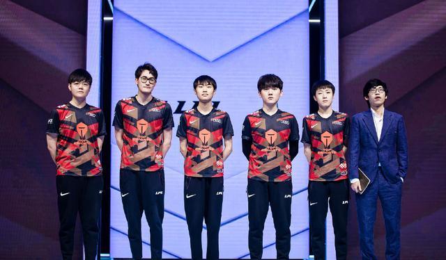 轻运动员对 轻运动员对