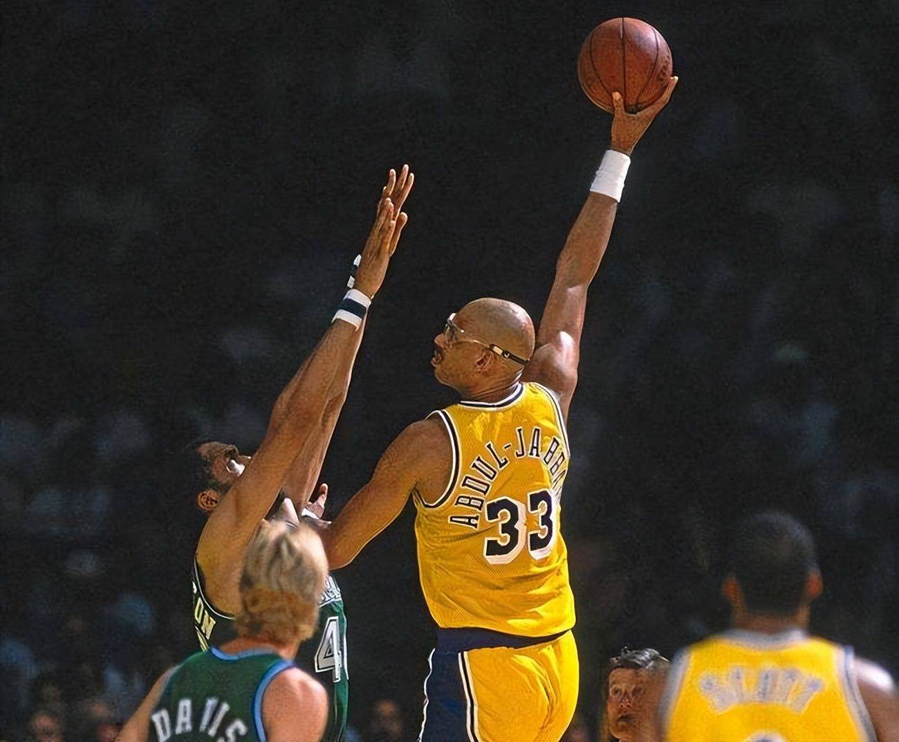 交出一份可 交出一份可